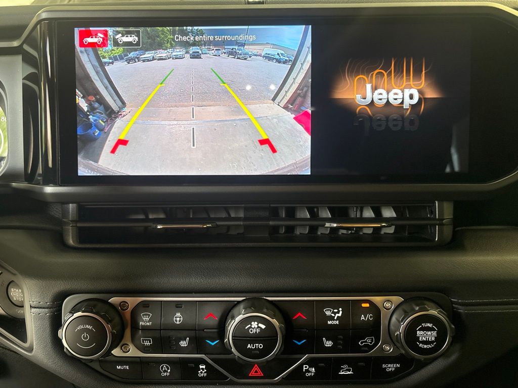 Thumbnail: 2024 Jeep Wrangler - 27