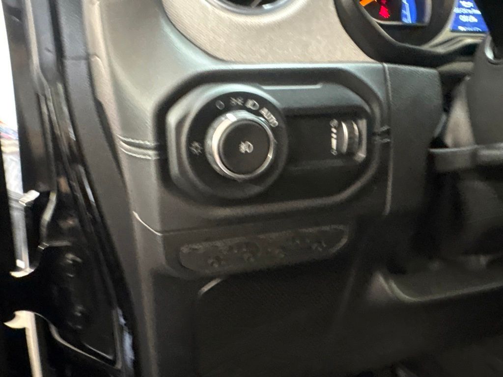 Thumbnail: 2025 Jeep Wrangler - 24