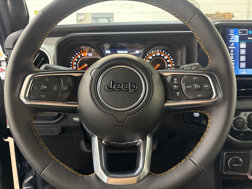 Thumbnail: 2025 Jeep Wrangler - 9