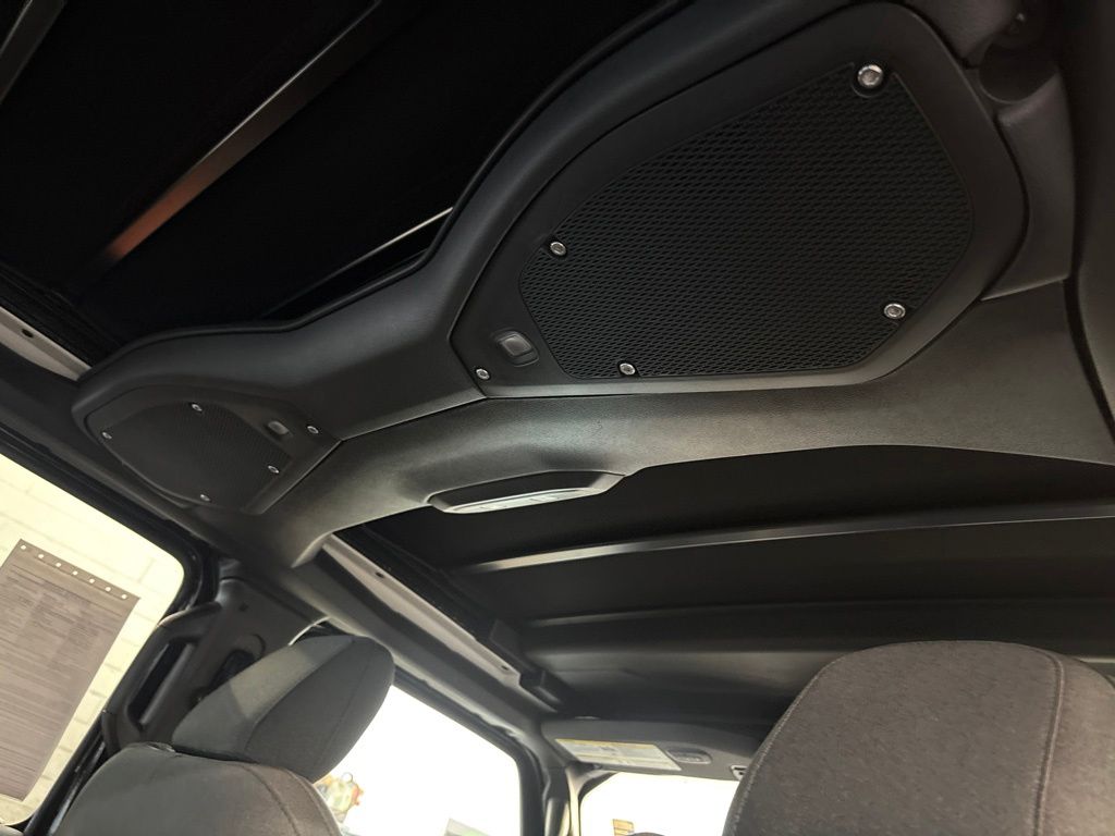 Thumbnail: 2025 Jeep Wrangler - 41