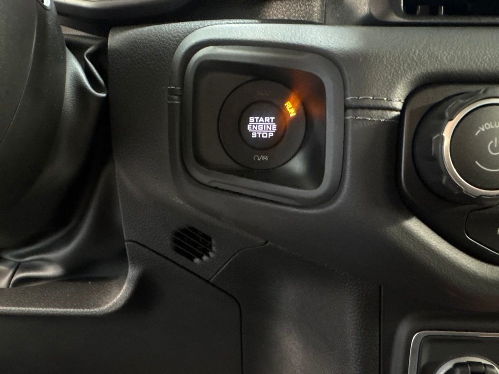 Thumbnail: 2025 Jeep Wrangler - 27