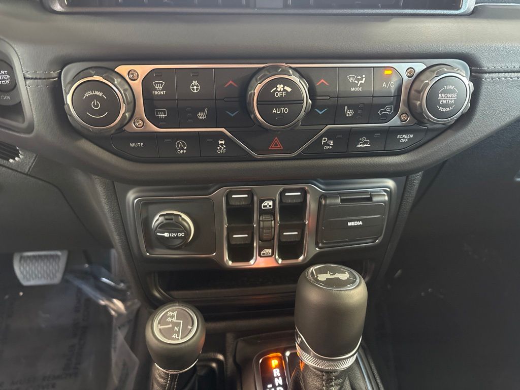 Thumbnail: 2026 Jeep Wrangler - 26