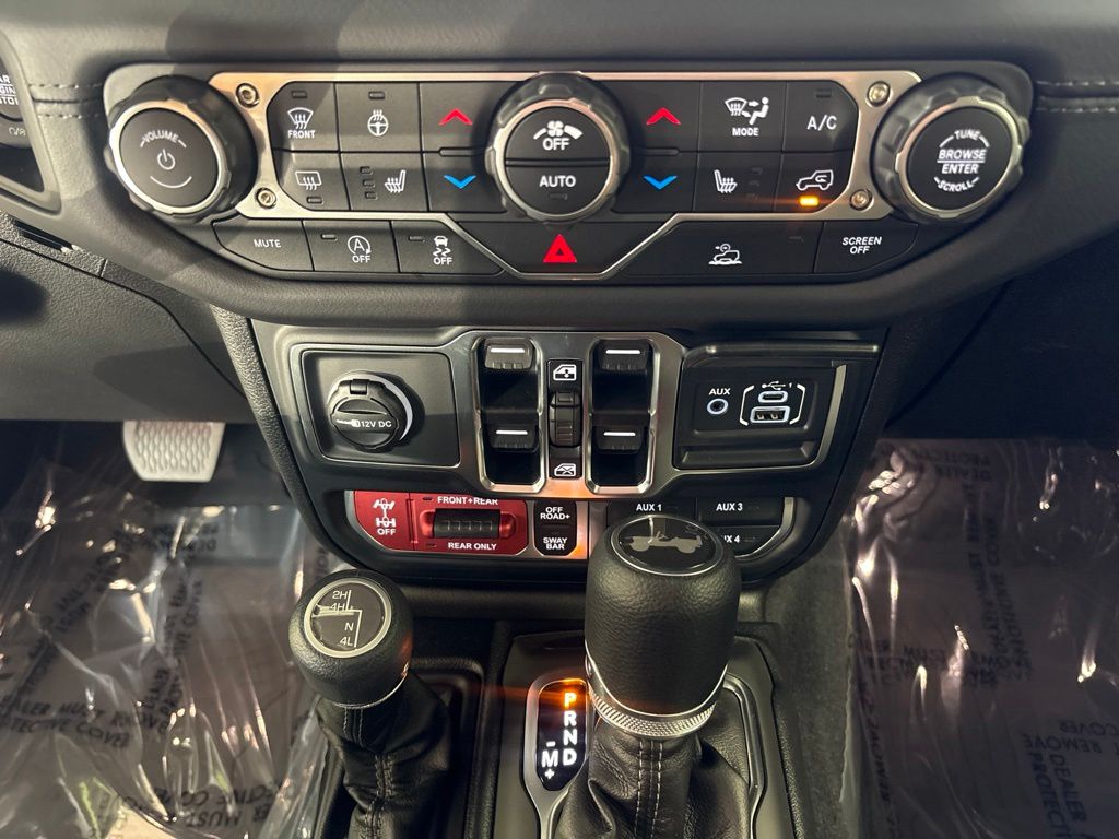 Thumbnail: 2026 Jeep Wrangler - 26