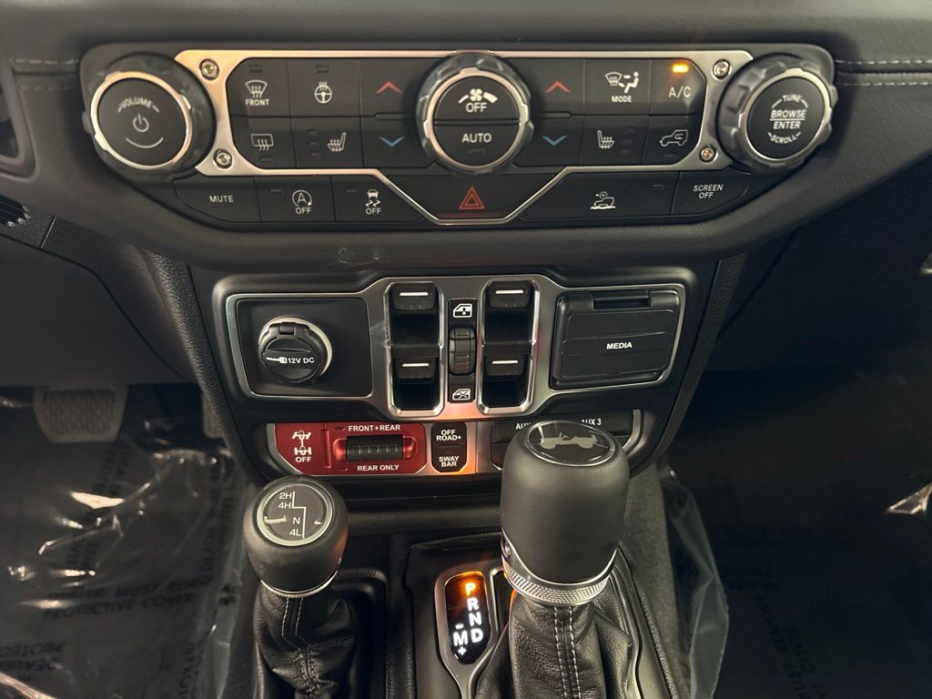 Thumbnail: 2026 Jeep Wrangler - 29