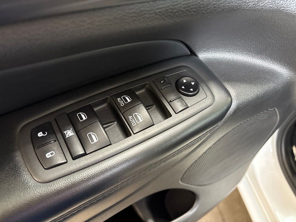Thumbnail: 2020 Jeep Grand Cherokee - 22
