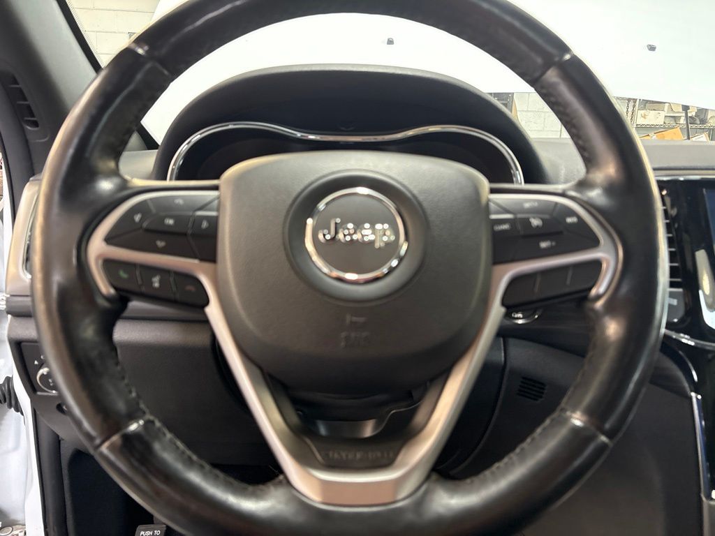 Thumbnail: 2020 Jeep Grand Cherokee - 8