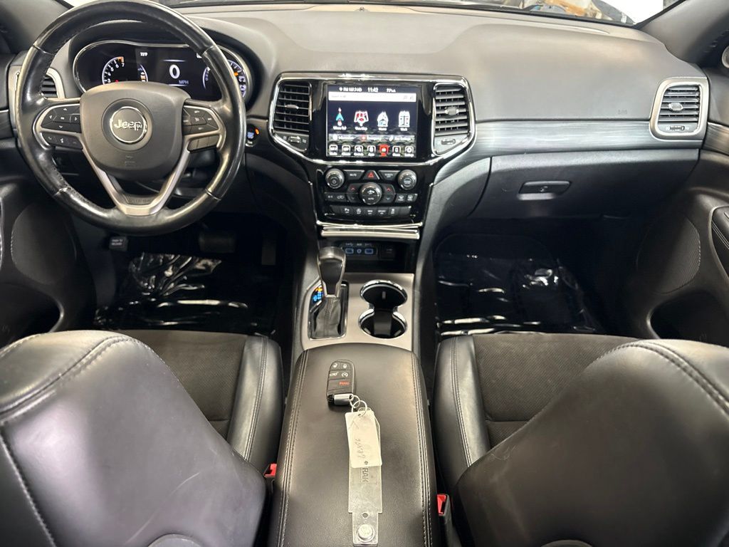 Thumbnail: 2020 Jeep Grand Cherokee - 12