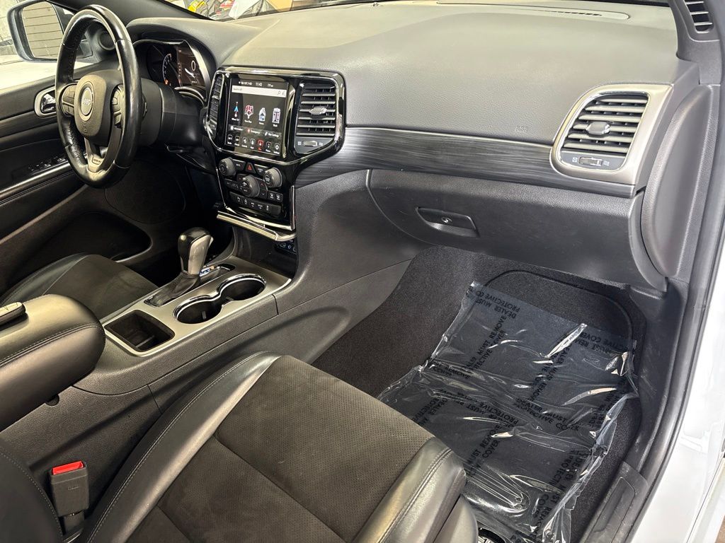 Thumbnail: 2020 Jeep Grand Cherokee - 13