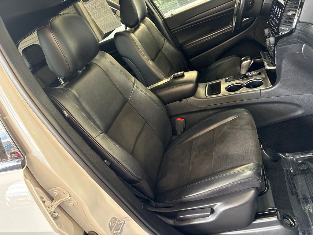 Thumbnail: 2020 Jeep Grand Cherokee - 10