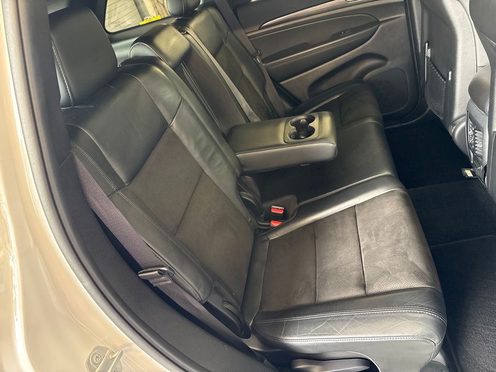 Thumbnail: 2020 Jeep Grand Cherokee - 41