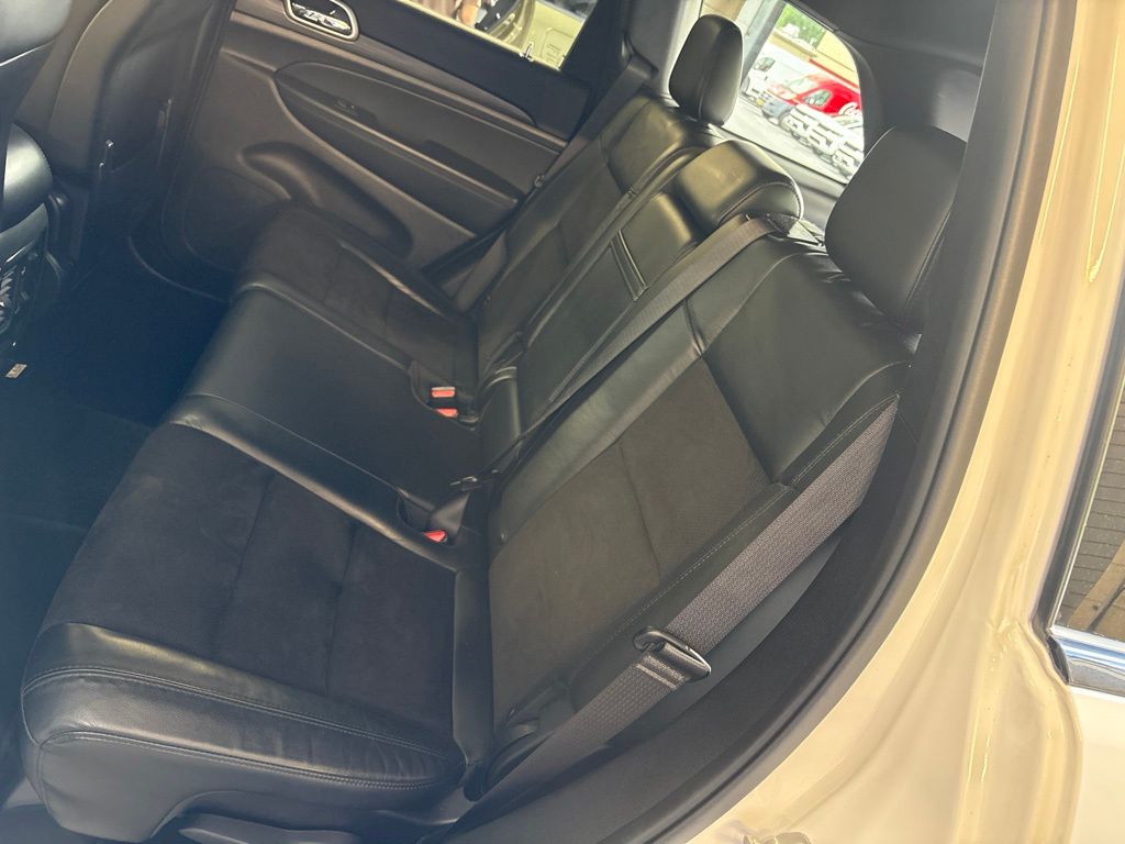 Thumbnail: 2020 Jeep Grand Cherokee - 36