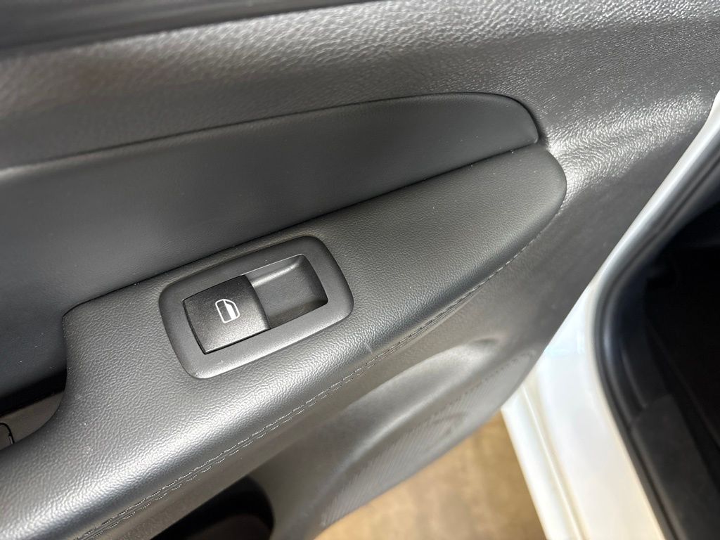 Thumbnail: 2020 Jeep Grand Cherokee - 34
