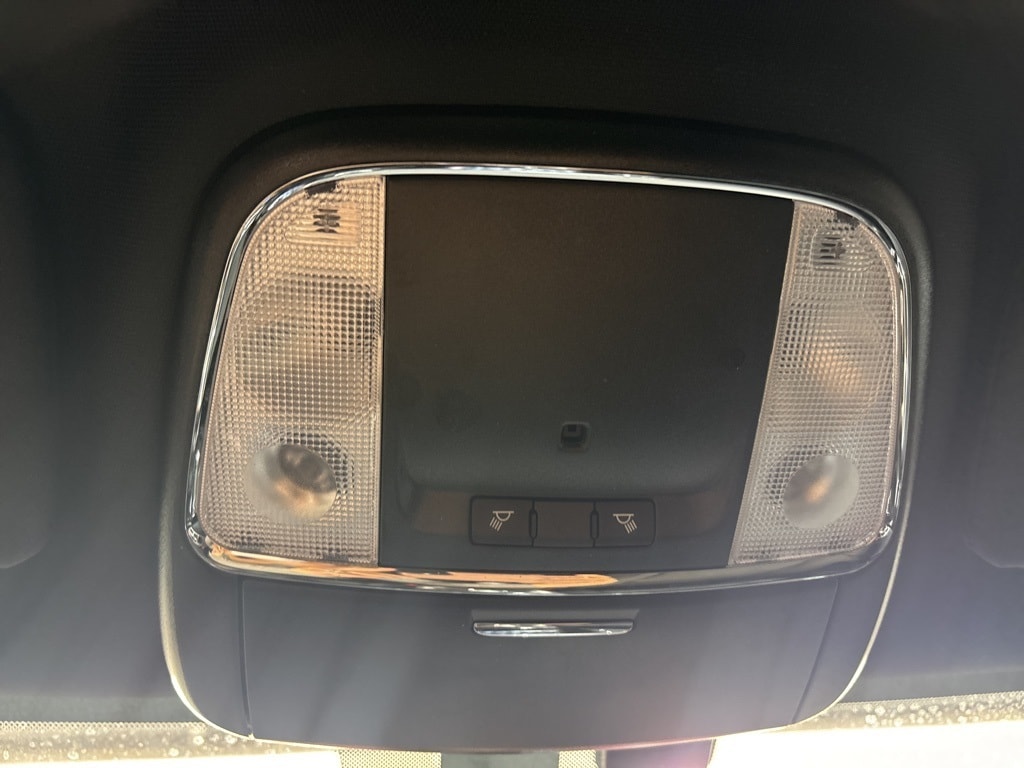 Thumbnail: 2021 Jeep Grand Cherokee - 28