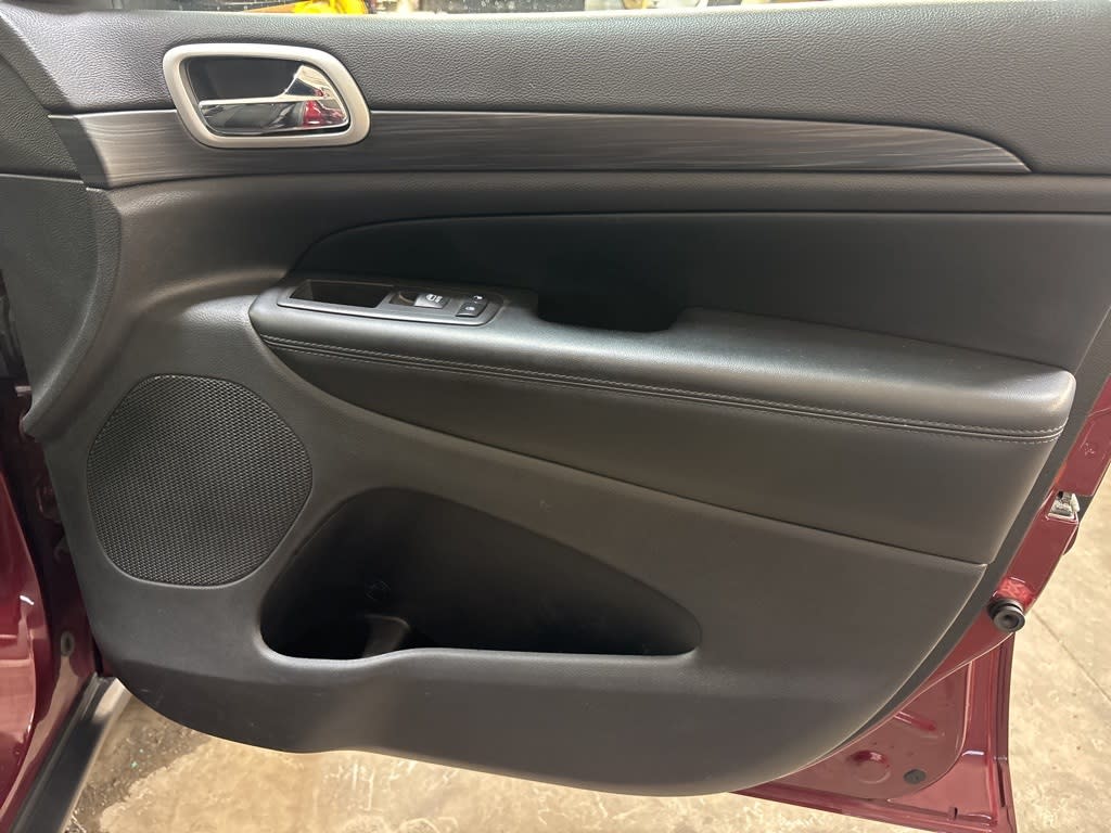 Thumbnail: 2021 Jeep Grand Cherokee - 37