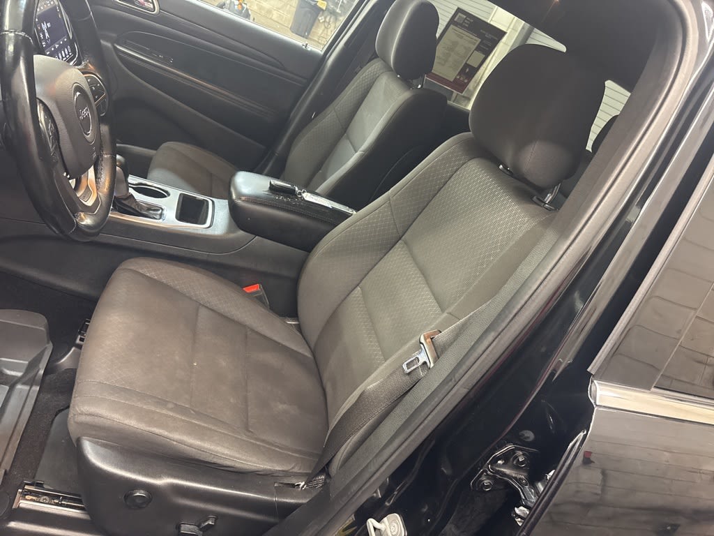 Thumbnail: 2020 Jeep Grand Cherokee - 8