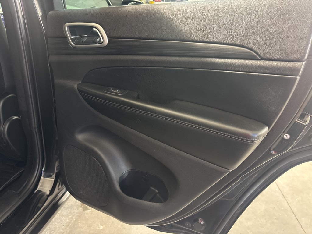 Thumbnail: 2020 Jeep Grand Cherokee - 34