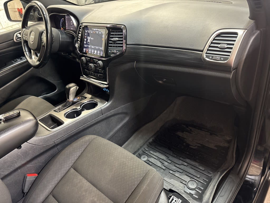 Thumbnail: 2020 Jeep Grand Cherokee - 12