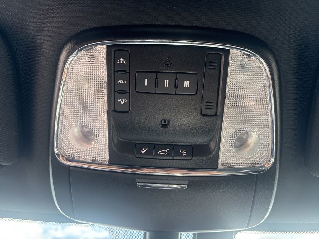 Thumbnail: 2021 Jeep Grand Cherokee - 33