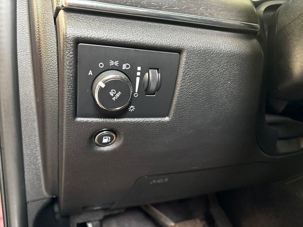 Thumbnail: 2018 Jeep Grand Cherokee - 25