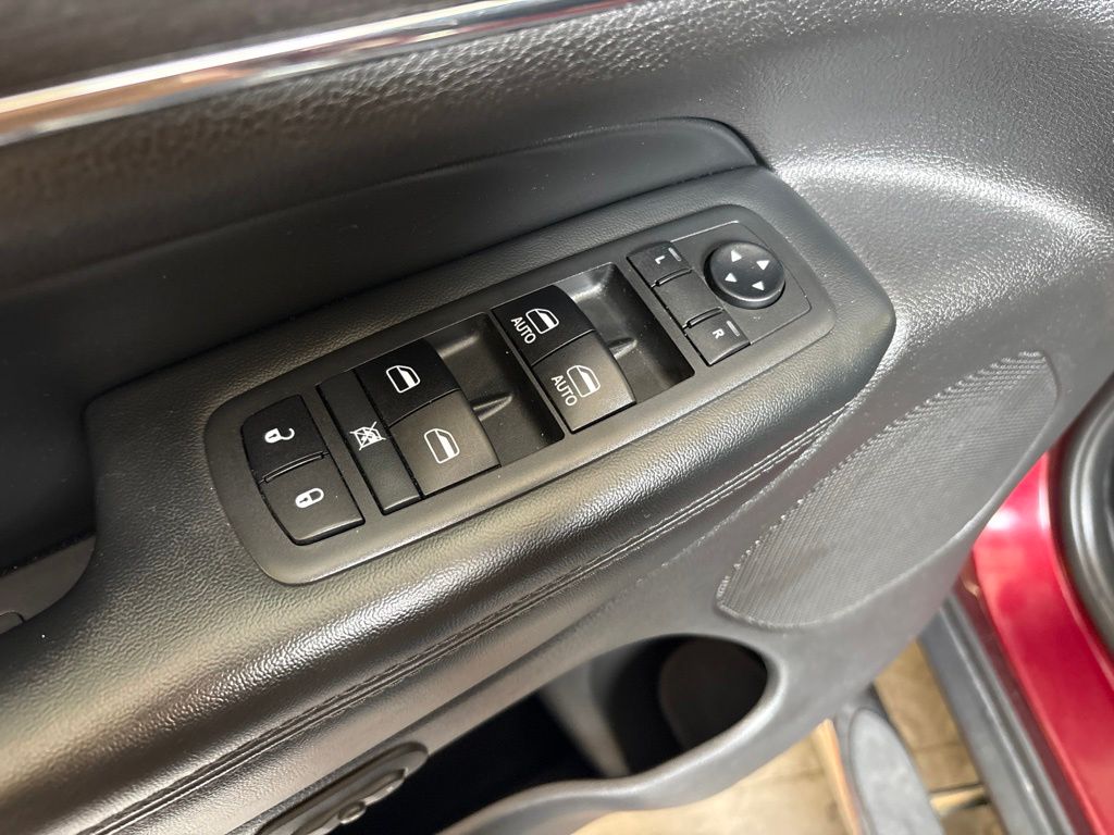 Thumbnail: 2018 Jeep Grand Cherokee - 23