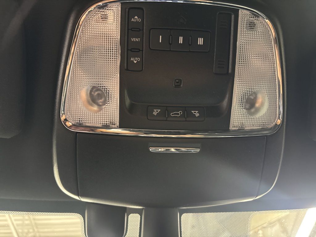 Thumbnail: 2021 Jeep Grand Cherokee - 33