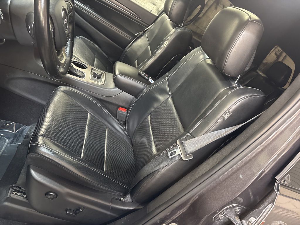 Thumbnail: 2021 Jeep Grand Cherokee - 9