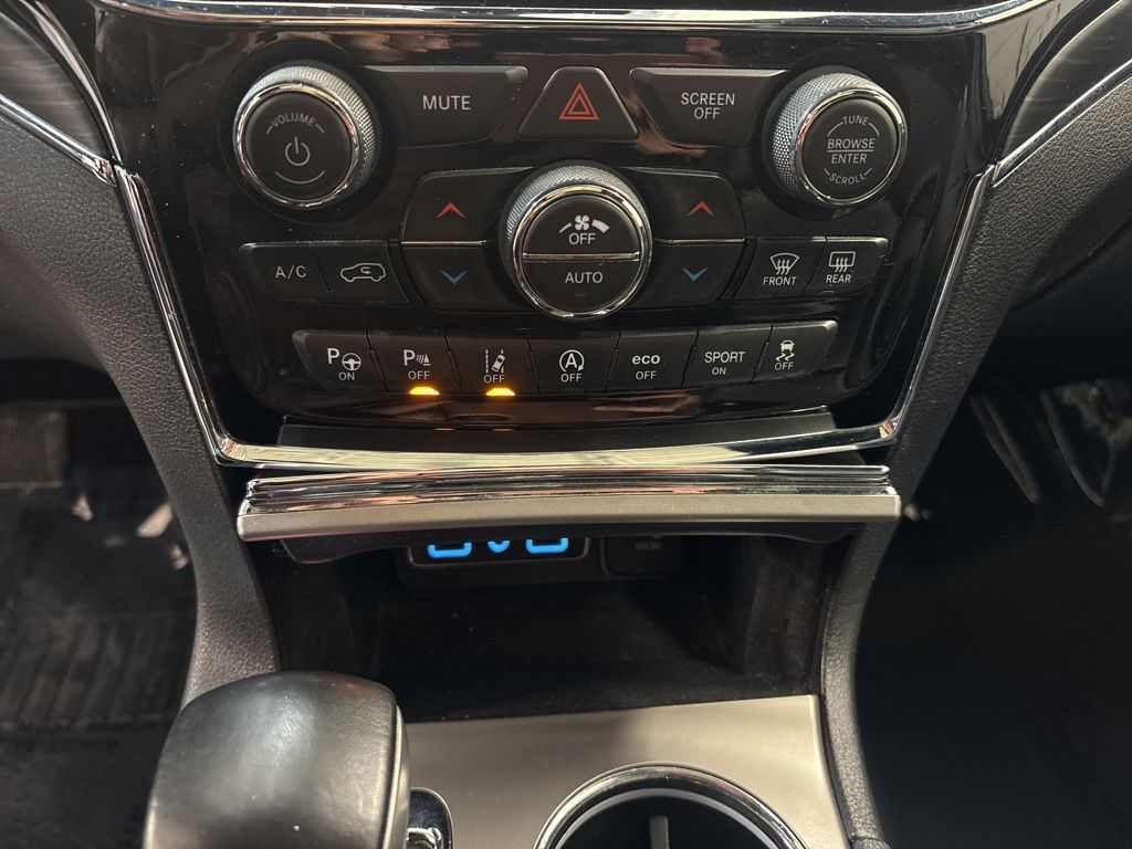 Thumbnail: 2021 Jeep Grand Cherokee - 29