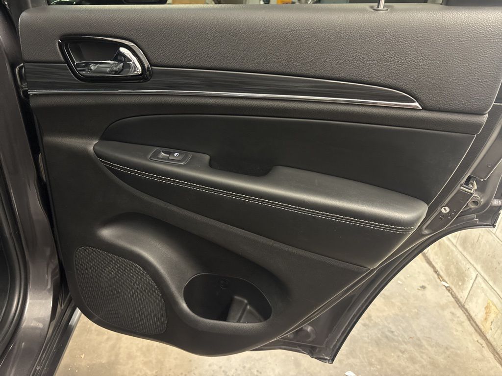 Thumbnail: 2021 Jeep Grand Cherokee - 39