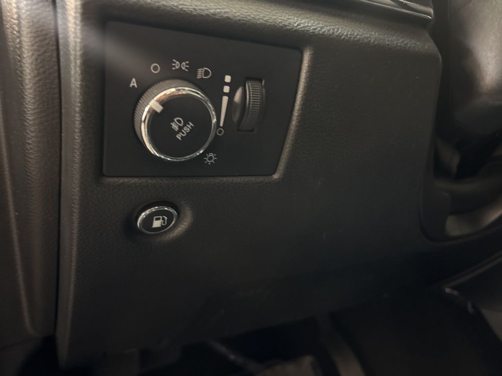 Thumbnail: 2021 Jeep Grand Cherokee - 23