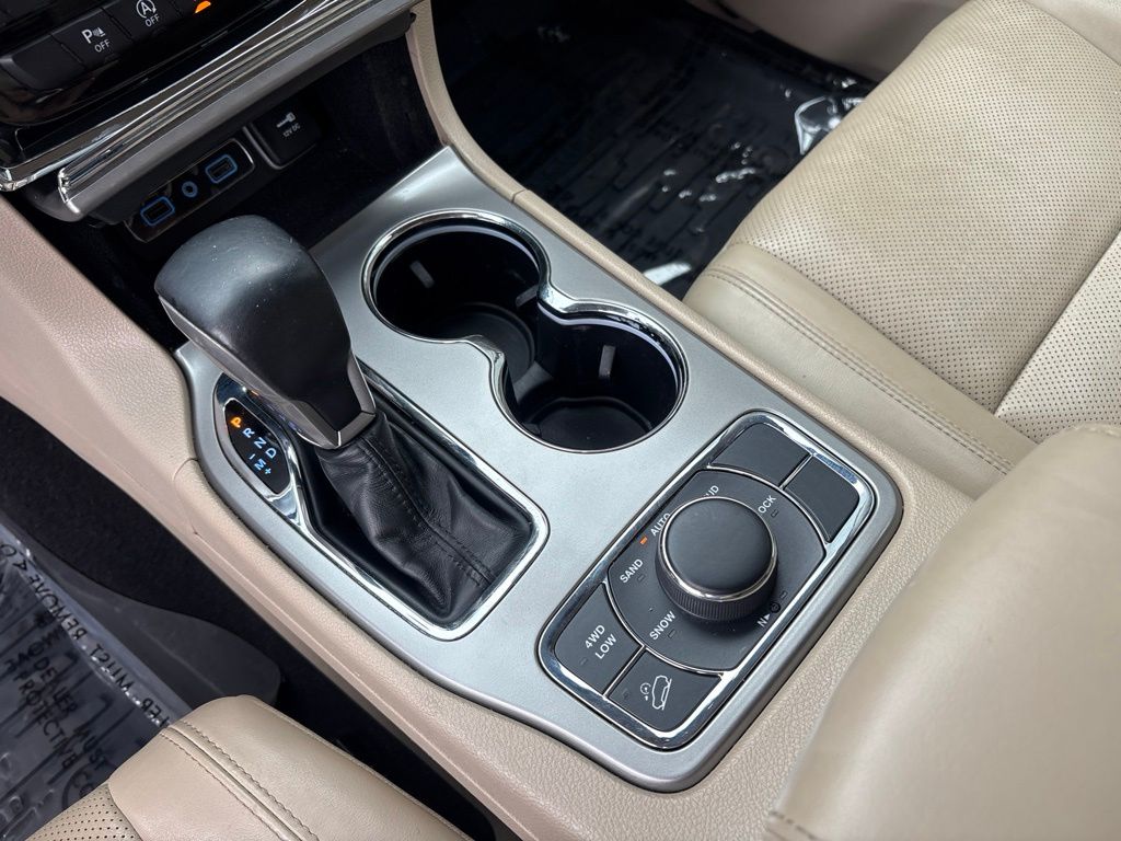 Thumbnail: 2020 Jeep Grand Cherokee - 29