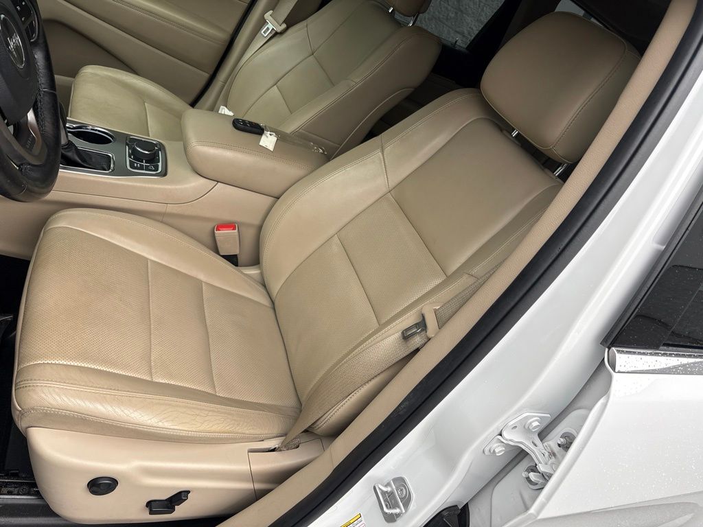 Thumbnail: 2020 Jeep Grand Cherokee - 10
