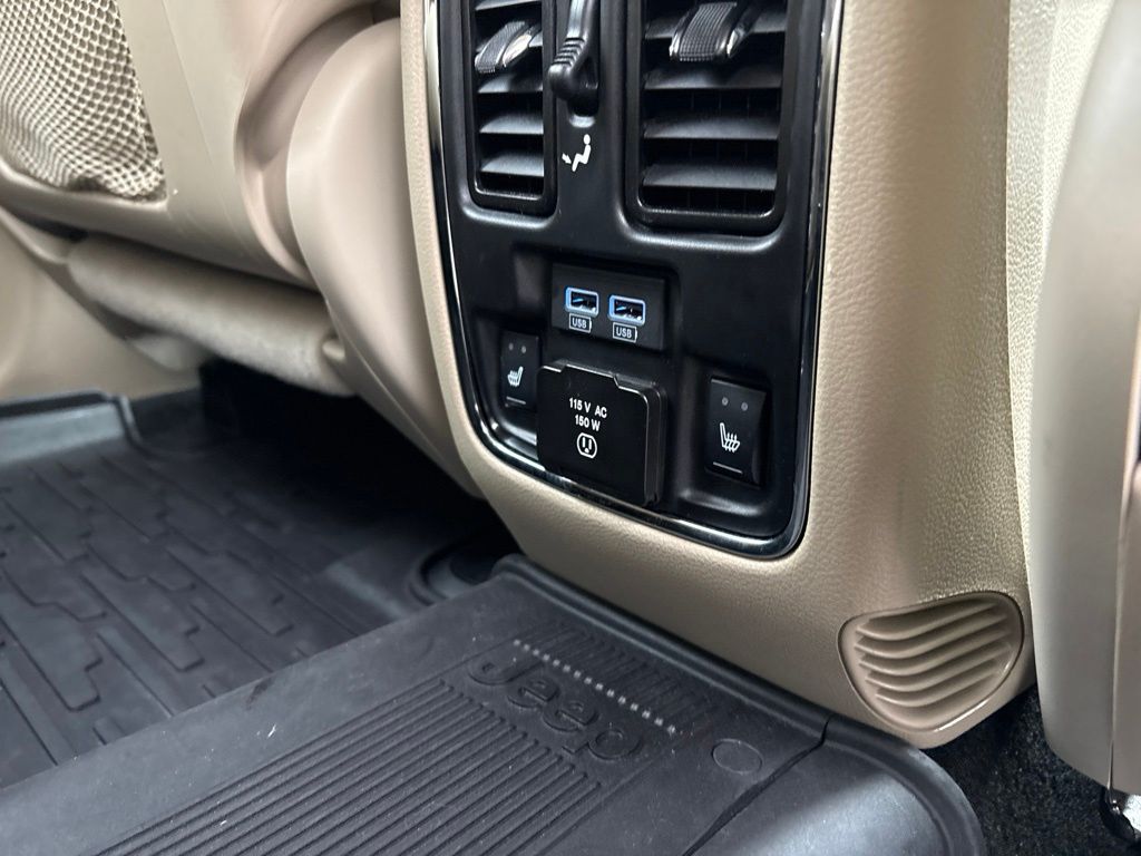 Thumbnail: 2020 Jeep Grand Cherokee - 40