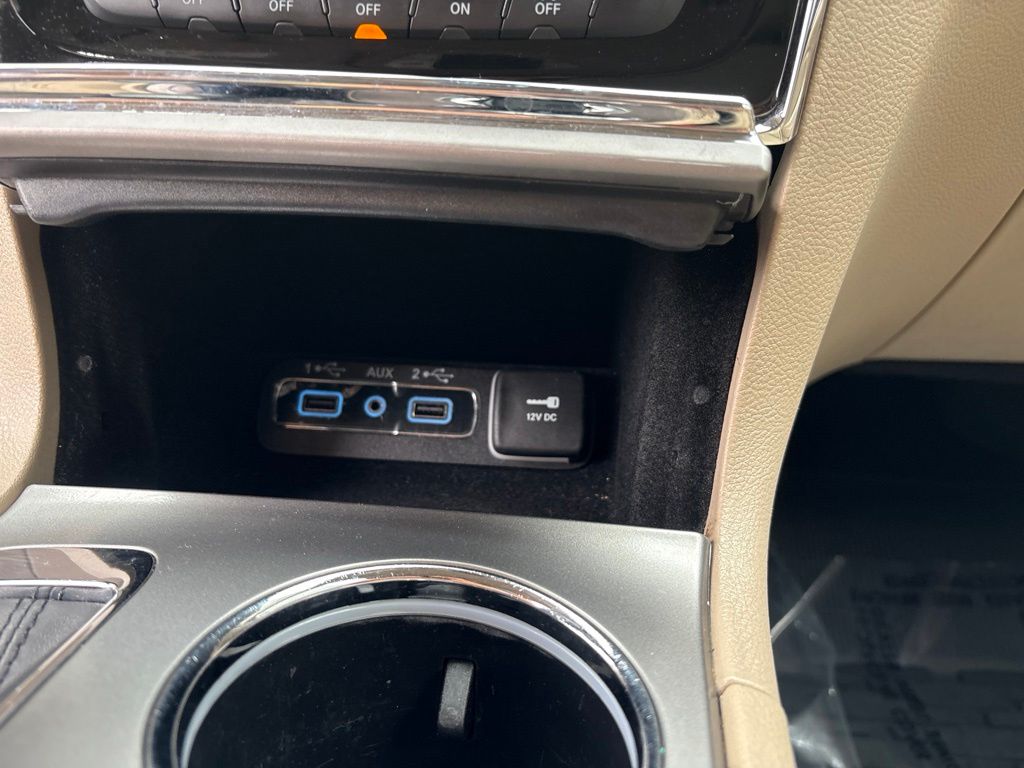 Thumbnail: 2020 Jeep Grand Cherokee - 28