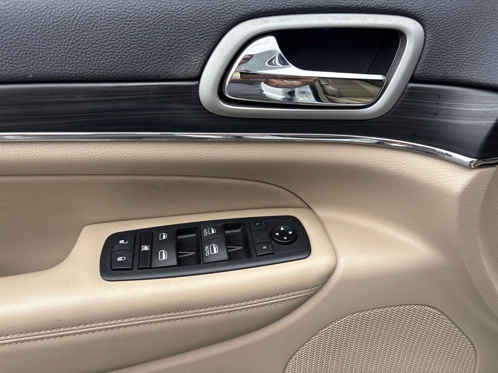 Thumbnail: 2020 Jeep Grand Cherokee - 22