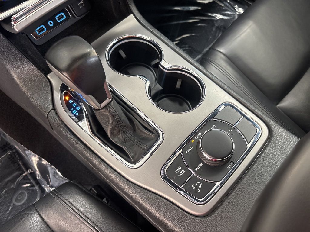 Thumbnail: 2021 Jeep Grand Cherokee - 19