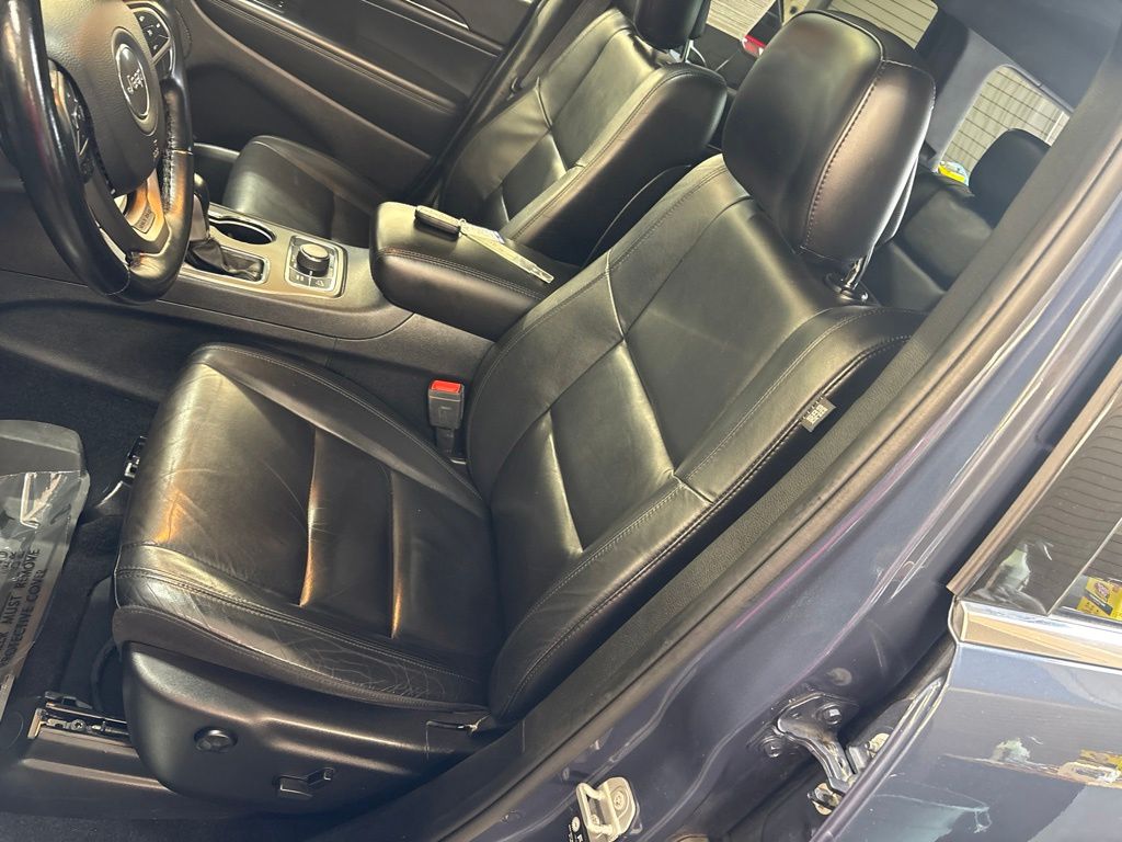 Thumbnail: 2021 Jeep Grand Cherokee - 8
