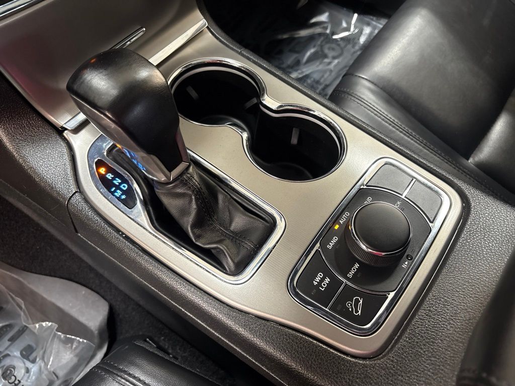 Thumbnail: 2021 Jeep Grand Cherokee - 29
