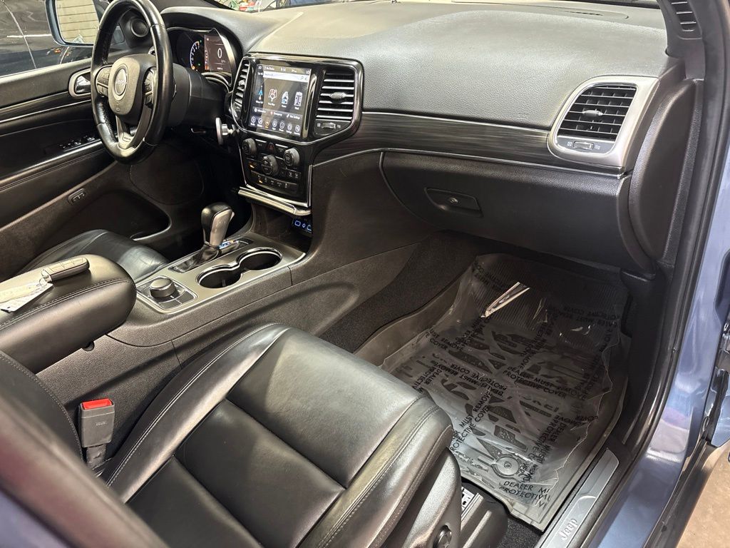 Thumbnail: 2021 Jeep Grand Cherokee - 12