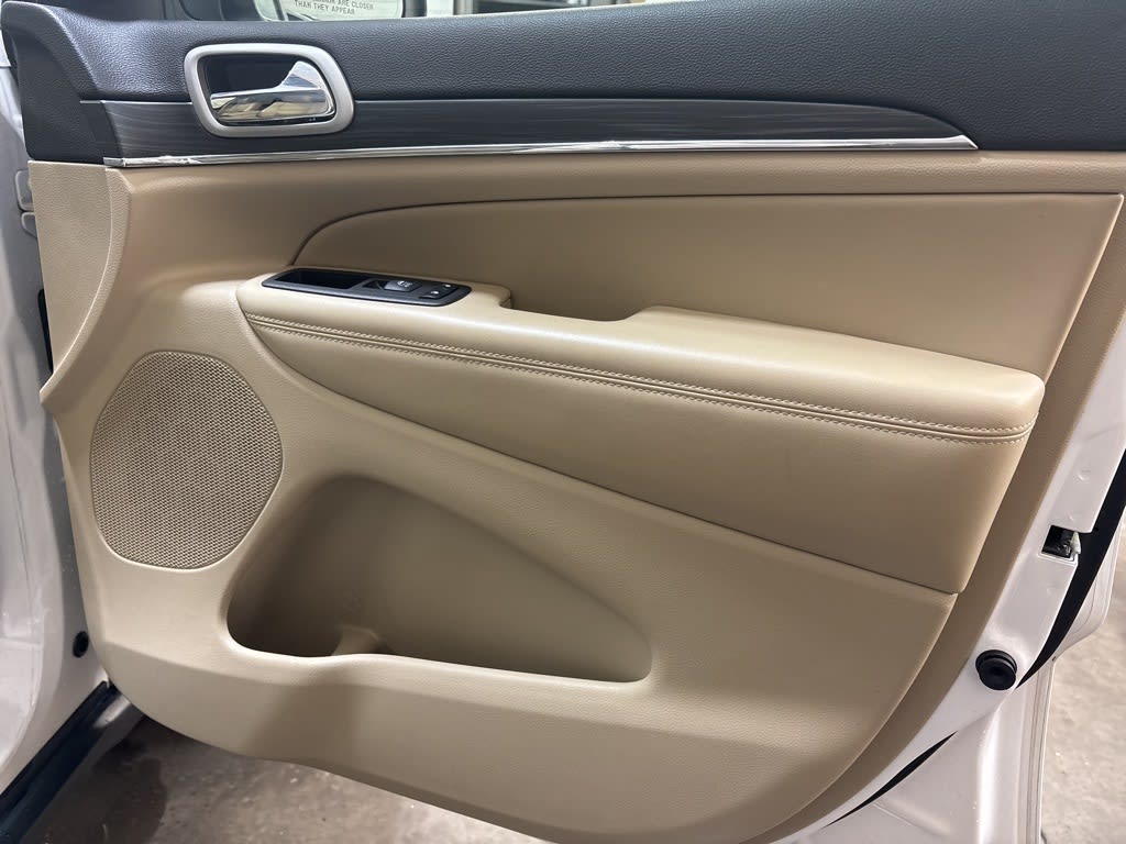 Thumbnail: 2021 Jeep Grand Cherokee - 44