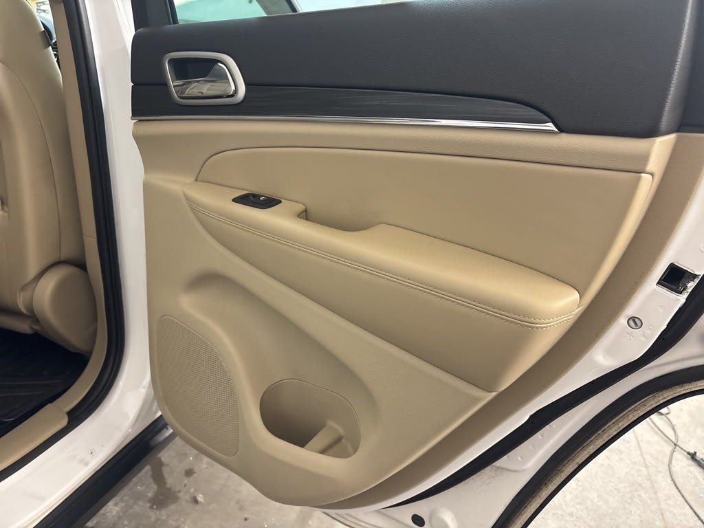 Thumbnail: 2021 Jeep Grand Cherokee - 40