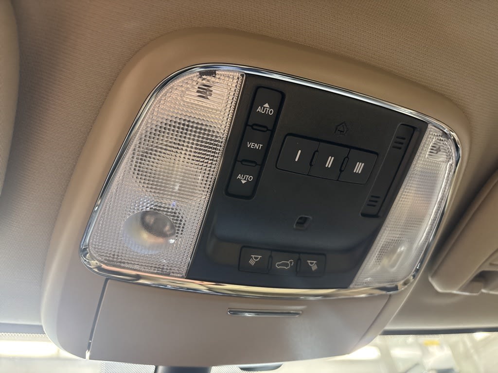 Thumbnail: 2021 Jeep Grand Cherokee - 33