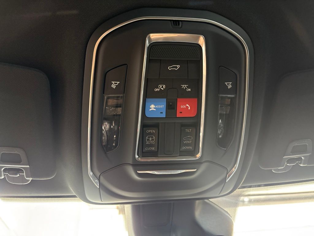 Thumbnail: 2026 Jeep Grand Cherokee - 25