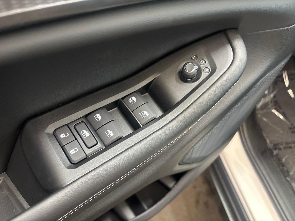 Thumbnail: 2026 Jeep Grand Cherokee - 20