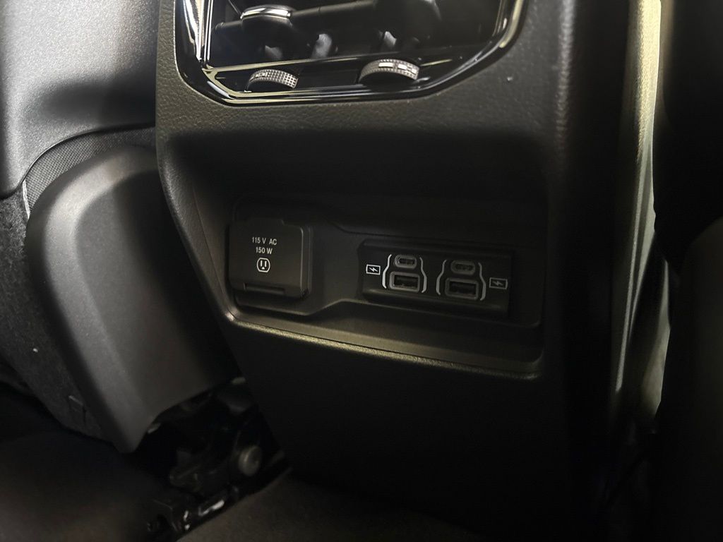 Thumbnail: 2026 Jeep Grand Cherokee - 37