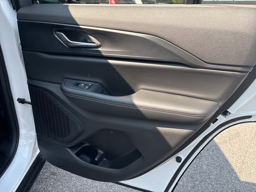 Thumbnail: 2025 Jeep Grand Cherokee - 17