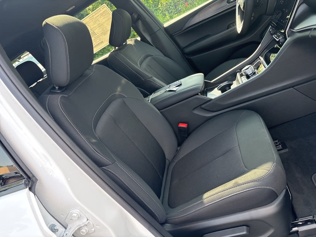 Thumbnail: 2025 Jeep Grand Cherokee - 8