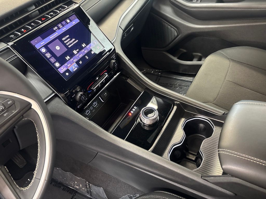 Thumbnail: 2025 Jeep Grand Cherokee - 23