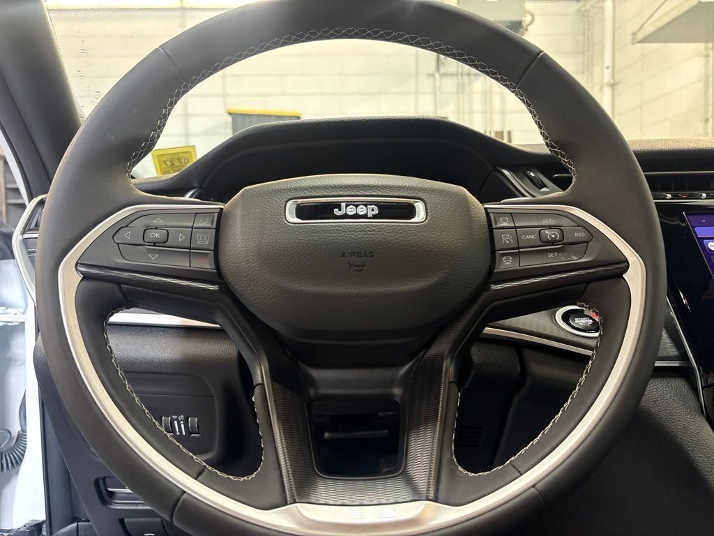 Thumbnail: 2025 Jeep Grand Cherokee - 7