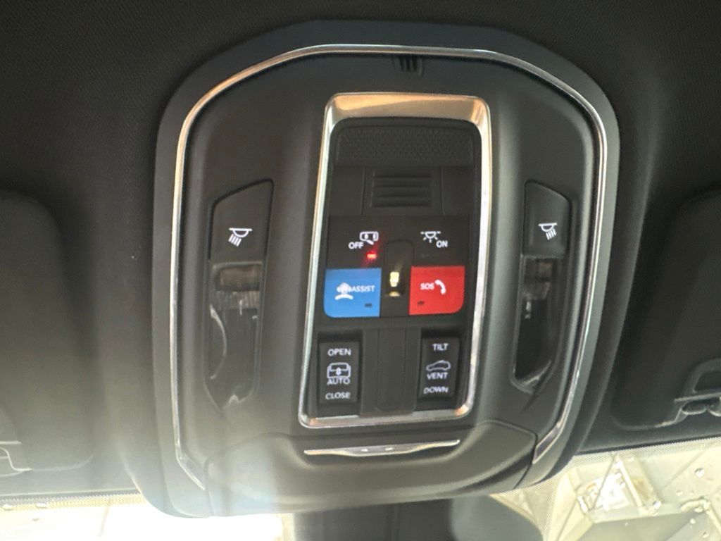 Thumbnail: 2025 Jeep Grand Cherokee - 26