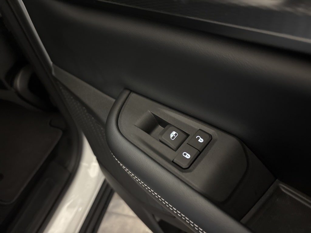 Thumbnail: 2026 Jeep Grand Cherokee - 33